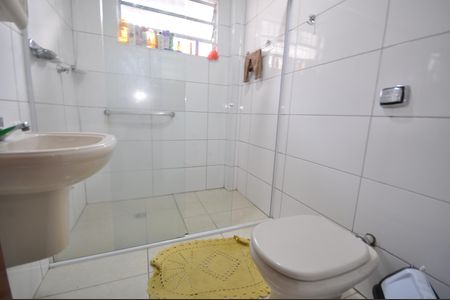 Casa à venda com 135m², 2 quartos e 2 vagasBanheiro