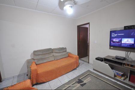 Casa à venda com 135m², 2 quartos e 2 vagasSala