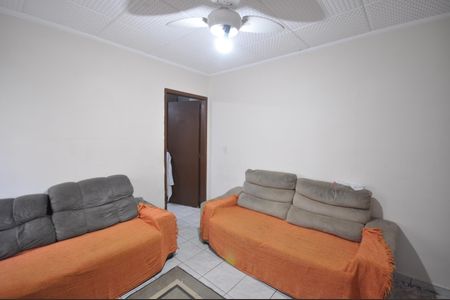 Casa à venda com 135m², 2 quartos e 2 vagasSala