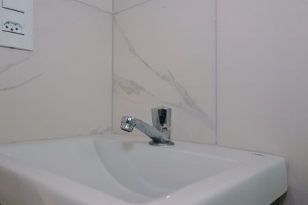 Apartamento para alugar com 46m², 2 quartos e sem vaga Apartamento para alugar com 46m², 2 quartos e sem vagaBanheiro