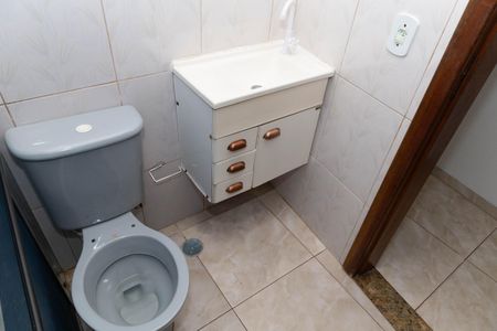 Casa para alugar com 100m², 2 quartos e 1 vaga Casa para alugar com 100m², 2 quartos e 1 vagaBanheiro Social