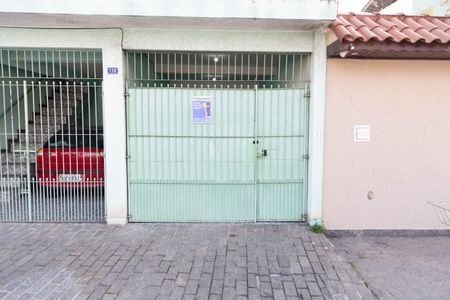 Casa para alugar com 100m², 2 quartos e 1 vaga Casa para alugar com 100m², 2 quartos e 1 vagaFachada