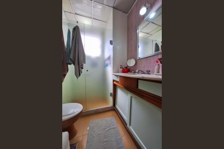 Apartamento à venda com 143m², 3 quartos e 1 vaga Apartamento à venda com 143m², 3 quartos e 1 vagaBanheiro da Suíte