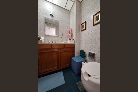 Apartamento à venda com 143m², 3 quartos e 1 vaga Apartamento à venda com 143m², 3 quartos e 1 vagaBanheiro Social