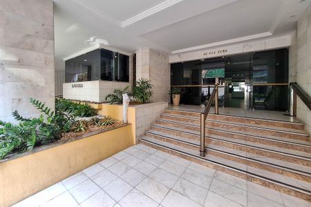 Apartamento à venda com 143m², 3 quartos e 1 vaga Apartamento à venda com 143m², 3 quartos e 1 vagaFachada