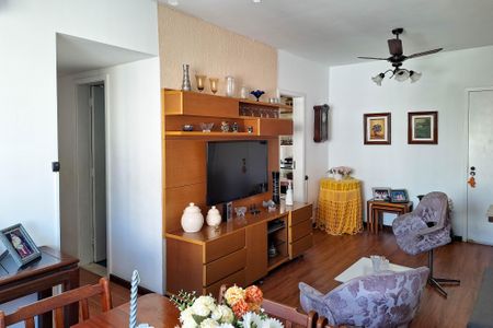 Apartamento à venda com 143m², 3 quartos e 1 vaga Apartamento à venda com 143m², 3 quartos e 1 vagaSala