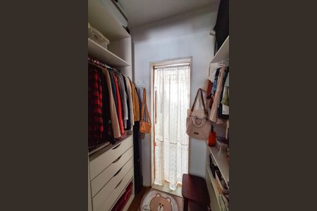 Apartamento à venda com 143m², 3 quartos e 1 vaga Apartamento à venda com 143m², 3 quartos e 1 vagaCloset da suíte