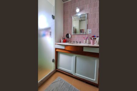 Apartamento à venda com 143m², 3 quartos e 1 vaga Apartamento à venda com 143m², 3 quartos e 1 vagaBanheiro da Suíte