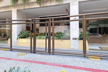 Apartamento à venda com 143m², 3 quartos e 1 vaga Apartamento à venda com 143m², 3 quartos e 1 vagaFachada