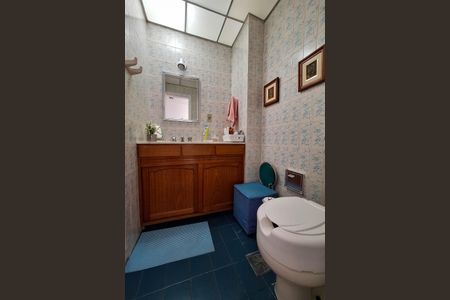 Apartamento à venda com 143m², 3 quartos e 1 vaga Apartamento à venda com 143m², 3 quartos e 1 vagaBanheiro Social