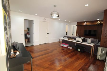 Apartamento à venda com 140m², 3 quartos e 2 vagas Apartamento à venda com 140m², 3 quartos e 2 vagasSala