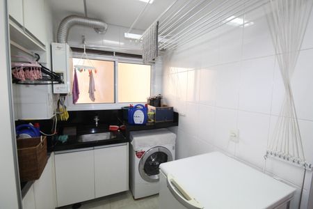 Apartamento à venda com 140m², 3 quartos e 2 vagas Apartamento à venda com 140m², 3 quartos e 2 vagasÁrea de Serviço