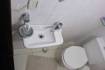 Casa à venda com 180m², 2 quartos e 1 vagaLavabo