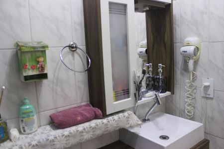 Casa à venda com 180m², 2 quartos e 1 vagaBanheiro Social