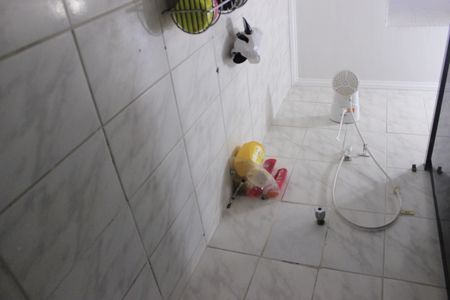 Casa à venda com 180m², 2 quartos e 1 vagaBanheiro Social