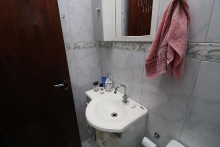 Casa à venda com 688m², 4 quartos e 5 vagasBanheiro da Suíte C2