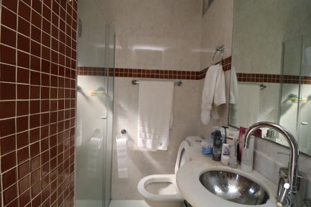 Casa à venda com 688m², 4 quartos e 5 vagasBanheiro da Suíte