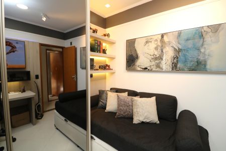 Casa à venda com 688m², 4 quartos e 5 vagasQuarto 2