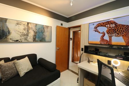 Casa à venda com 688m², 4 quartos e 5 vagasQuarto 2