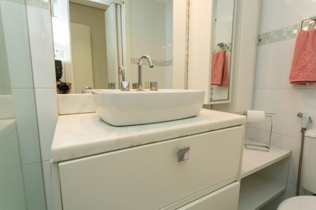 Apartamento para alugar com 85m², 3 quartos e 1 vaga Apartamento para alugar com 85m², 3 quartos e 1 vagaBanheiro da Suíte