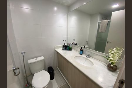 Apartamento à venda com 77m², 3 quartos e 1 vaga Apartamento à venda com 77m², 3 quartos e 1 vagaBanheiro