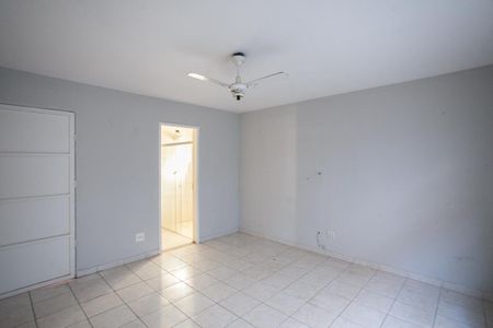 Casa à venda com 230m², 3 quartos e 3 vagasSuíte