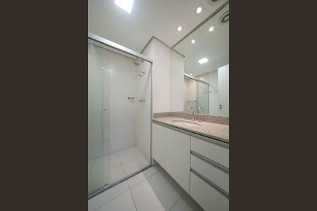 Banheiro de apartamento para alugar com 1 quarto, 42m² em Cidade Monções, São Paulo