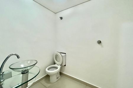 Casa para alugar com 143m², 6 quartos e 3 vagas Casa para alugar com 143m², 6 quartos e 3 vagasBanheiro 1