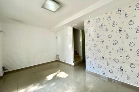 Casa para alugar com 143m², 6 quartos e 3 vagas Casa para alugar com 143m², 6 quartos e 3 vagasSala