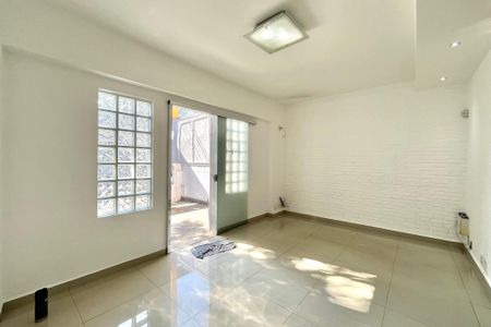 Casa para alugar com 143m², 6 quartos e 3 vagas Casa para alugar com 143m², 6 quartos e 3 vagasSala