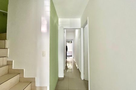Casa para alugar com 143m², 6 quartos e 3 vagas Casa para alugar com 143m², 6 quartos e 3 vagasCorredor