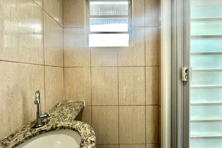 Casa para alugar com 143m², 6 quartos e 3 vagas Casa para alugar com 143m², 6 quartos e 3 vagasBanheiro 2