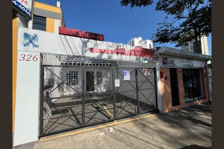 Casa para alugar com 143m², 6 quartos e 3 vagas Casa para alugar com 143m², 6 quartos e 3 vagasFachada