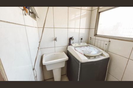 Apartamento para alugar com 66m², 2 quartos e 1 vagaÁrea de Serviço