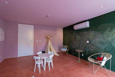 Apartamento à venda com 37m², 2 quartos e sem vagaÁrea comum