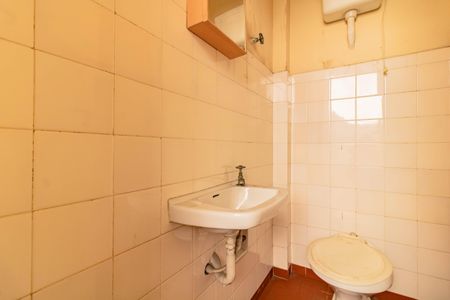 Casa à venda com 120m², 2 quartos e 2 vagas Casa à venda com 120m², 2 quartos e 2 vagasBanheiro de Serviço