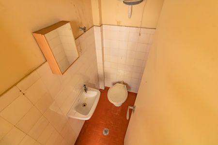 Casa à venda com 120m², 2 quartos e 2 vagas Casa à venda com 120m², 2 quartos e 2 vagasBanheiro de Serviço