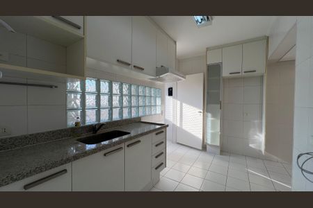 Apartamento para alugar com 117m², 3 quartos e 2 vagasCozinha