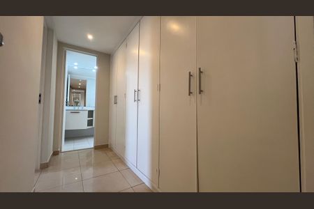 Apartamento para alugar com 117m², 3 quartos e 2 vagasCloset da suíte