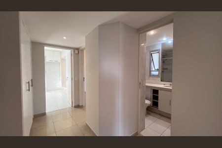 Apartamento para alugar com 117m², 3 quartos e 2 vagasCorredor