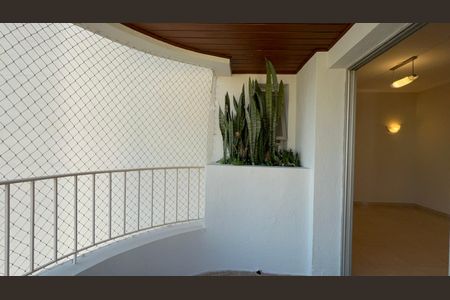 Apartamento para alugar com 117m², 3 quartos e 2 vagasVaranda