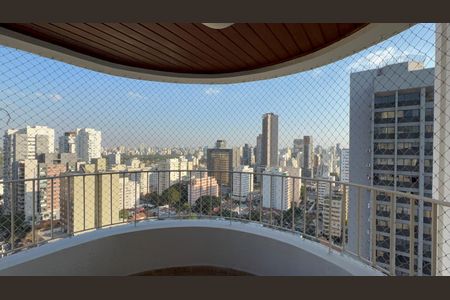 Apartamento para alugar com 117m², 3 quartos e 2 vagasVaranda