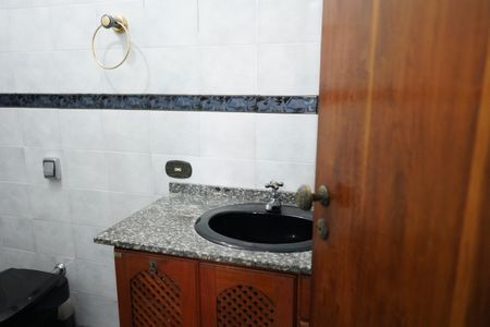 Casa à venda com 267m², 4 quartos e 3 vagasBanheiro Social