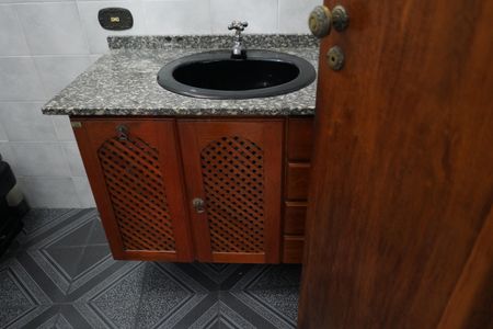 Casa à venda com 267m², 4 quartos e 3 vagasBanheiro Social