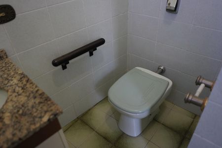 Casa à venda com 267m², 4 quartos e 3 vagasBanheiro da Suíte 2