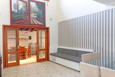 Sala de casa de condomínio para alugar com 4 quartos, 300m² em Vila Joao Xiii, Vinhedo