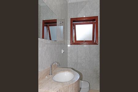 Casa de condomínio para alugar com 300m², 4 quartos e 3 vagasLavabo