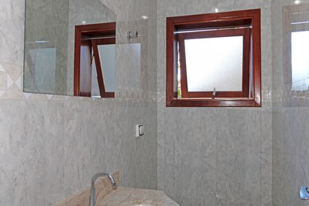 Casa de condomínio para alugar com 300m², 4 quartos e 3 vagasLavabo