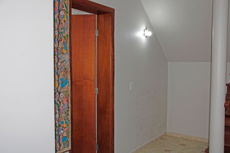 Sala de casa de condomínio para alugar com 4 quartos, 300m² em Vila Joao Xiii, Vinhedo