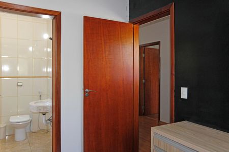 Casa de condomínio para alugar com 300m², 4 quartos e 3 vagasSuíte 1